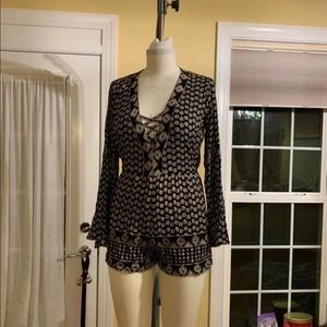 FOREVER 21 - Boho Print Lace Up Romper M